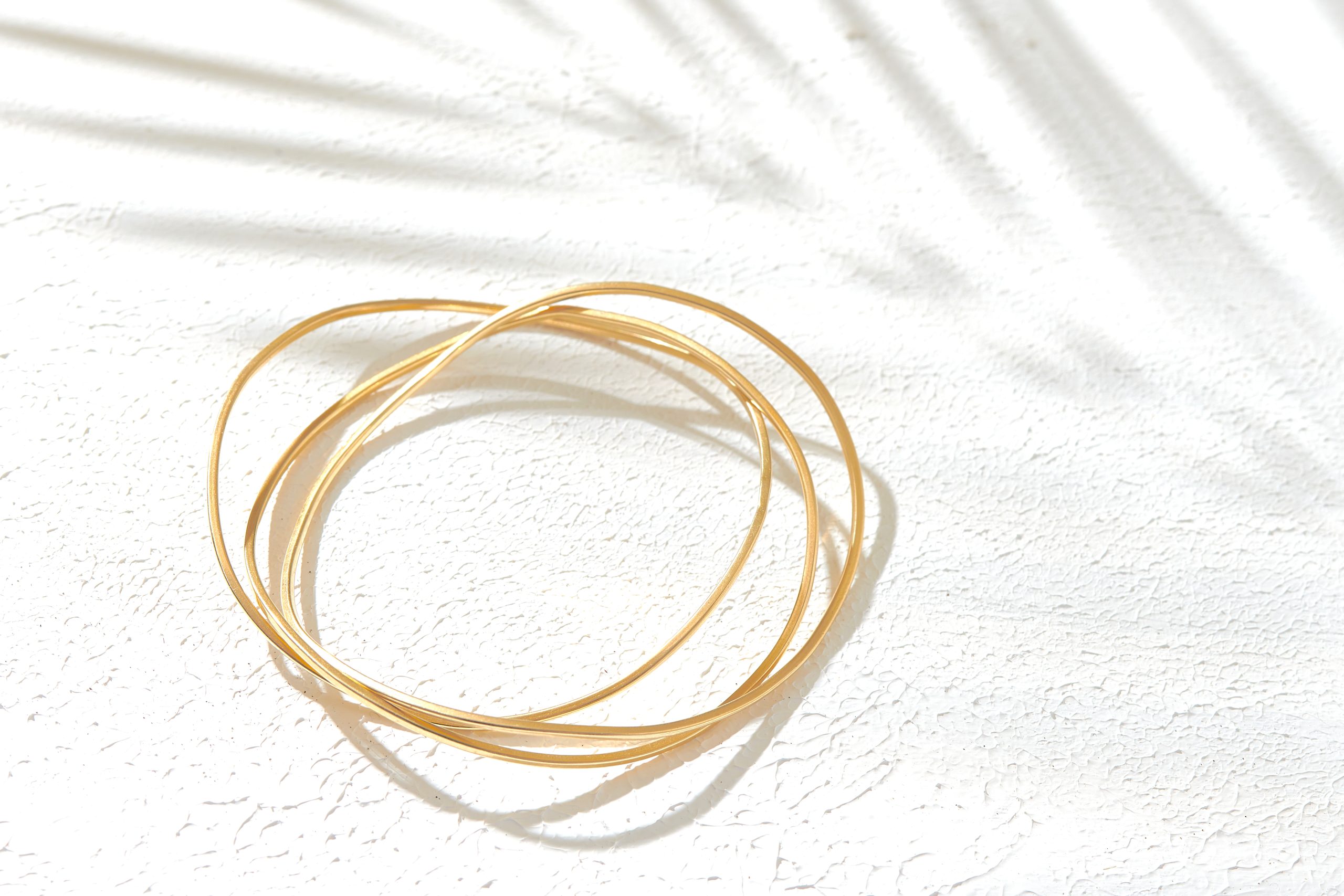 שלושה צמידי זהב קשיחים, דגם לונה