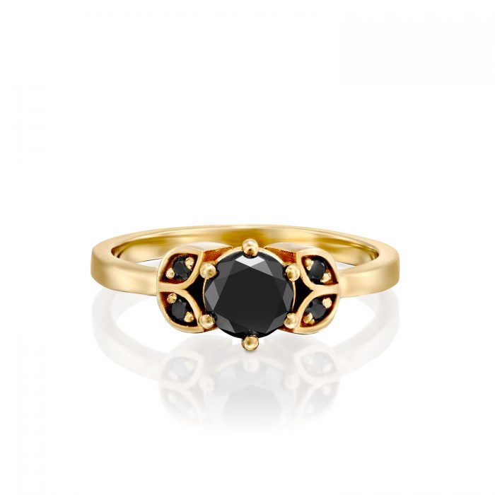 טבעת זהב עם יהלומים שחורים