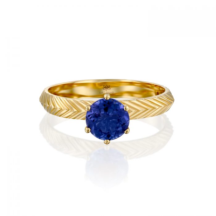 טבעת עם אבן כחולה
