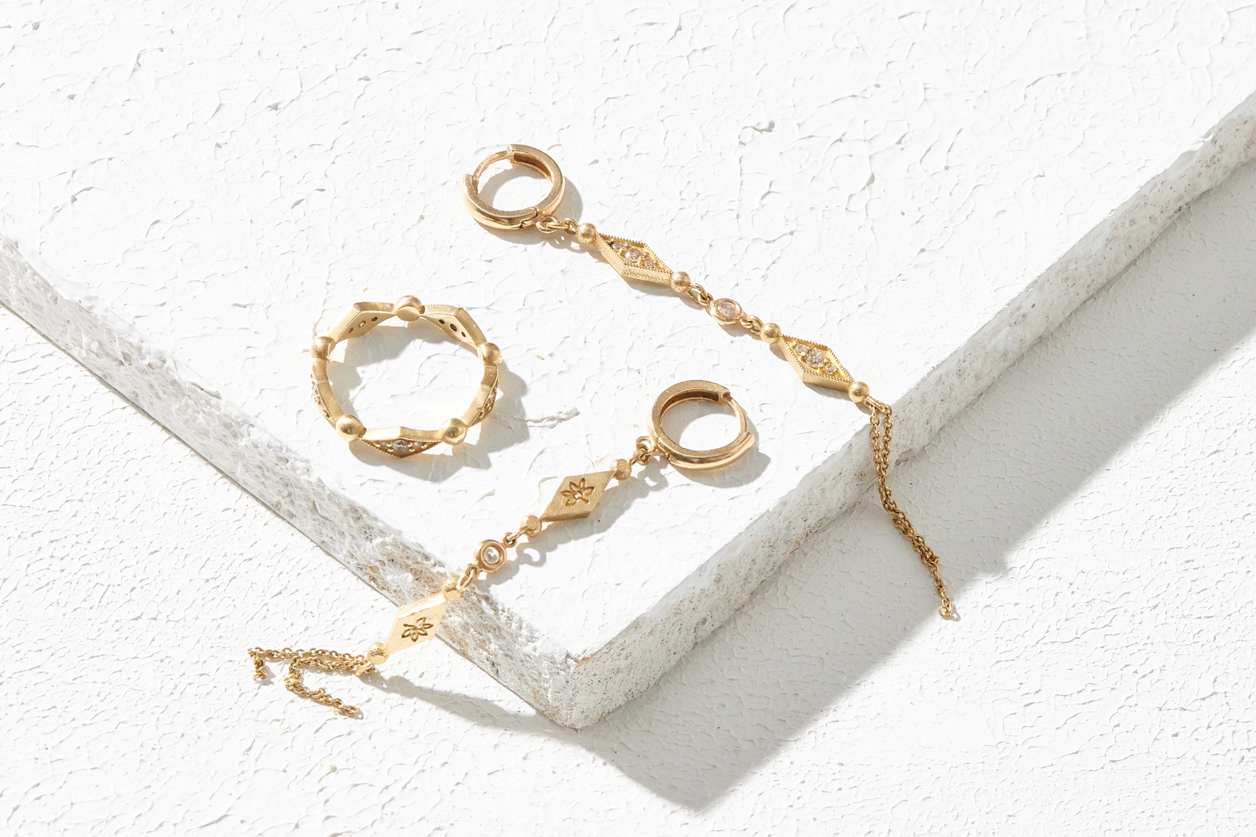 עגיל ארוך עם יהלומים- דגם פריז