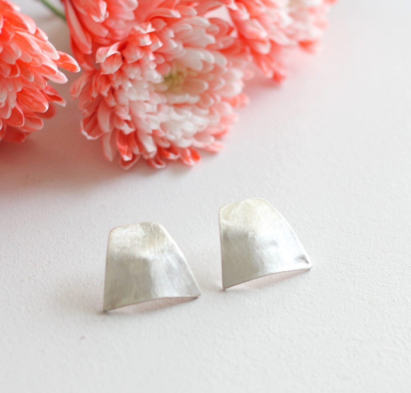 עגילי כסף גדולים צמודים | דלתון עגילי כסף גדולים צמודים | דלתון