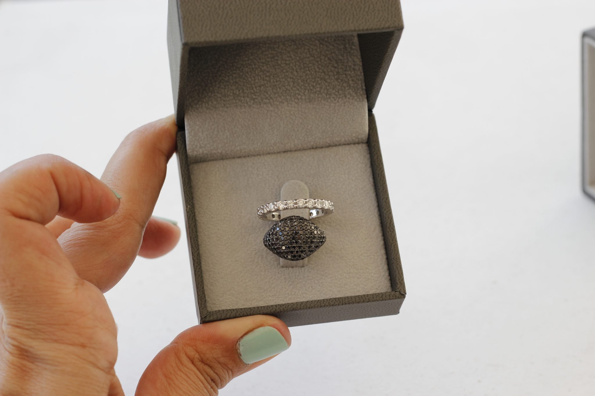 זהב לבן משובצת יהלומים, דגם סאני