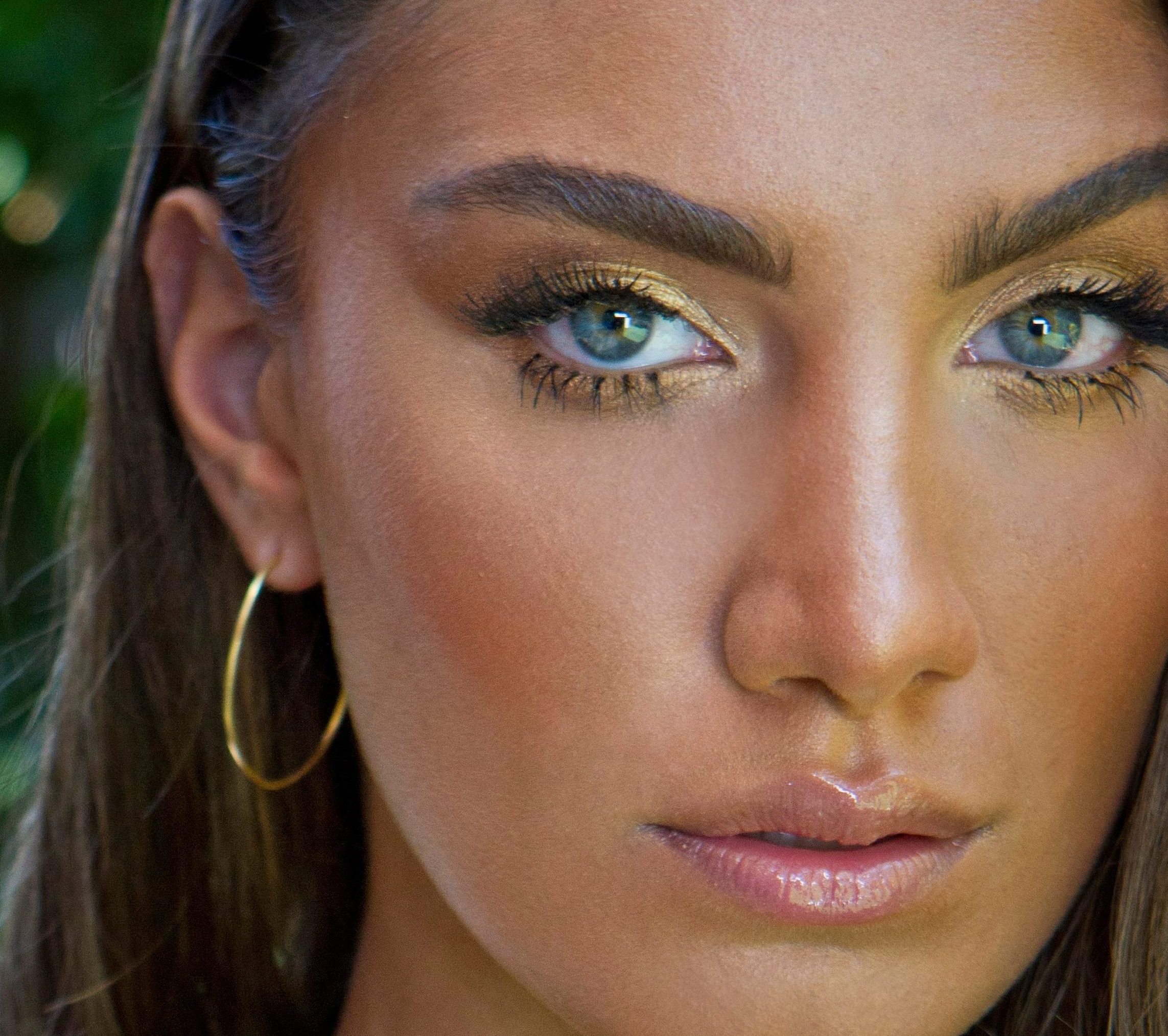 עגילי חישוק דקים גדולים מזהב,צהוב 18 קראט דגם קרן-