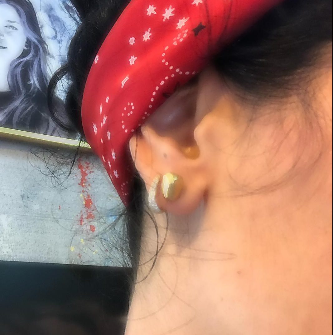 עגילי זהב צמודים, דגם מיני מאונטיין