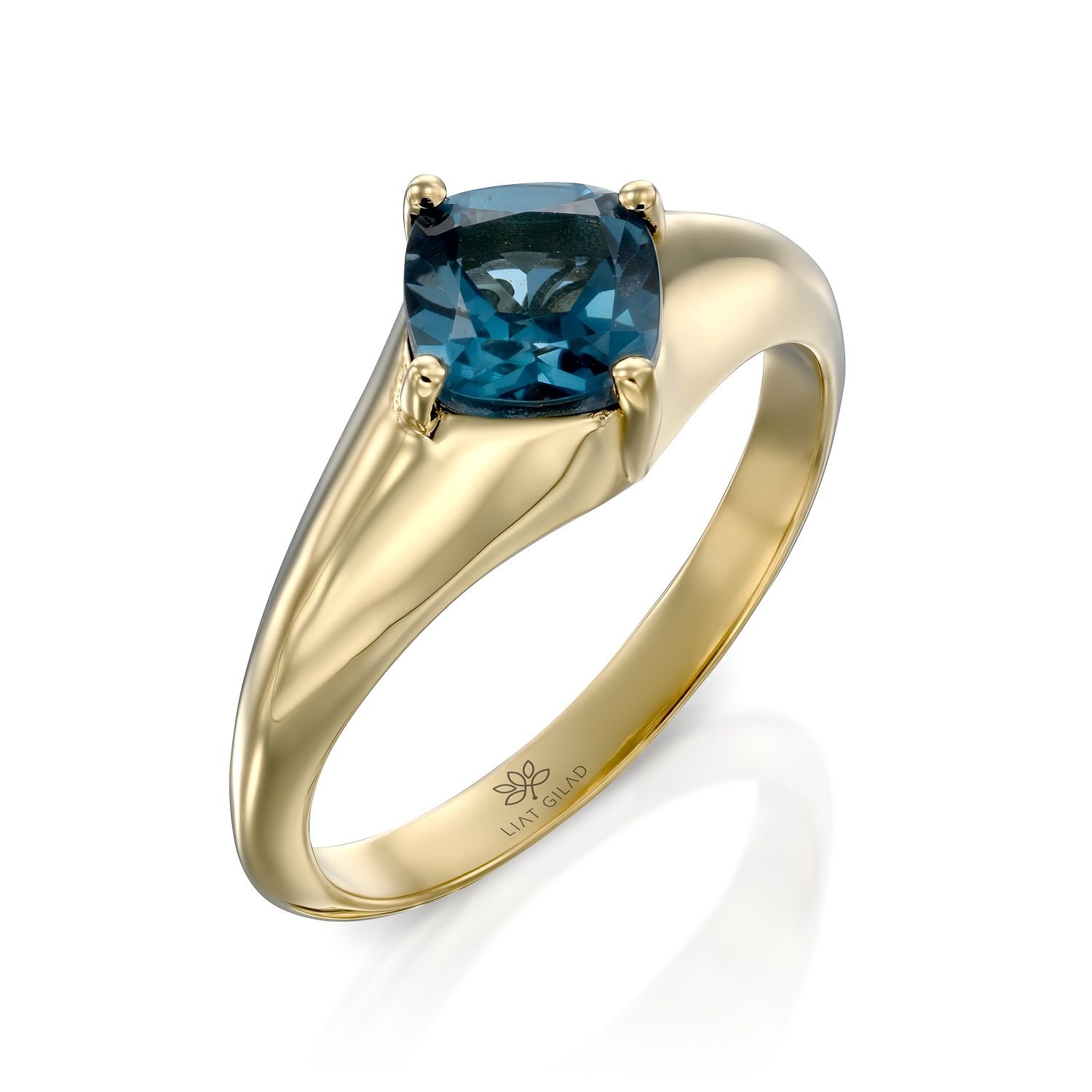 טבעת חותם עם אבן בלו טופז דגם קתרינה