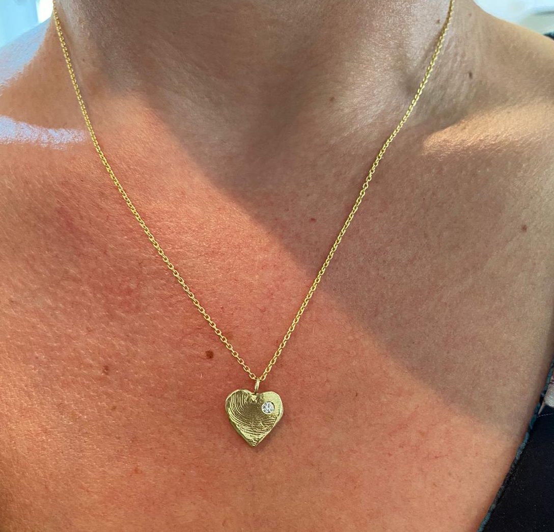 תליון פרינט לב זהב, טביעת אצבע ואבן לידה