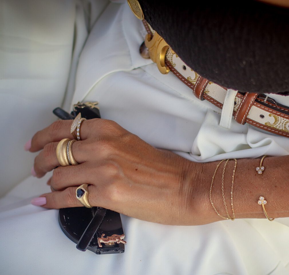 טבעת חותם זרת לב, אבן ספינל שחורה, דגם ריהאנה