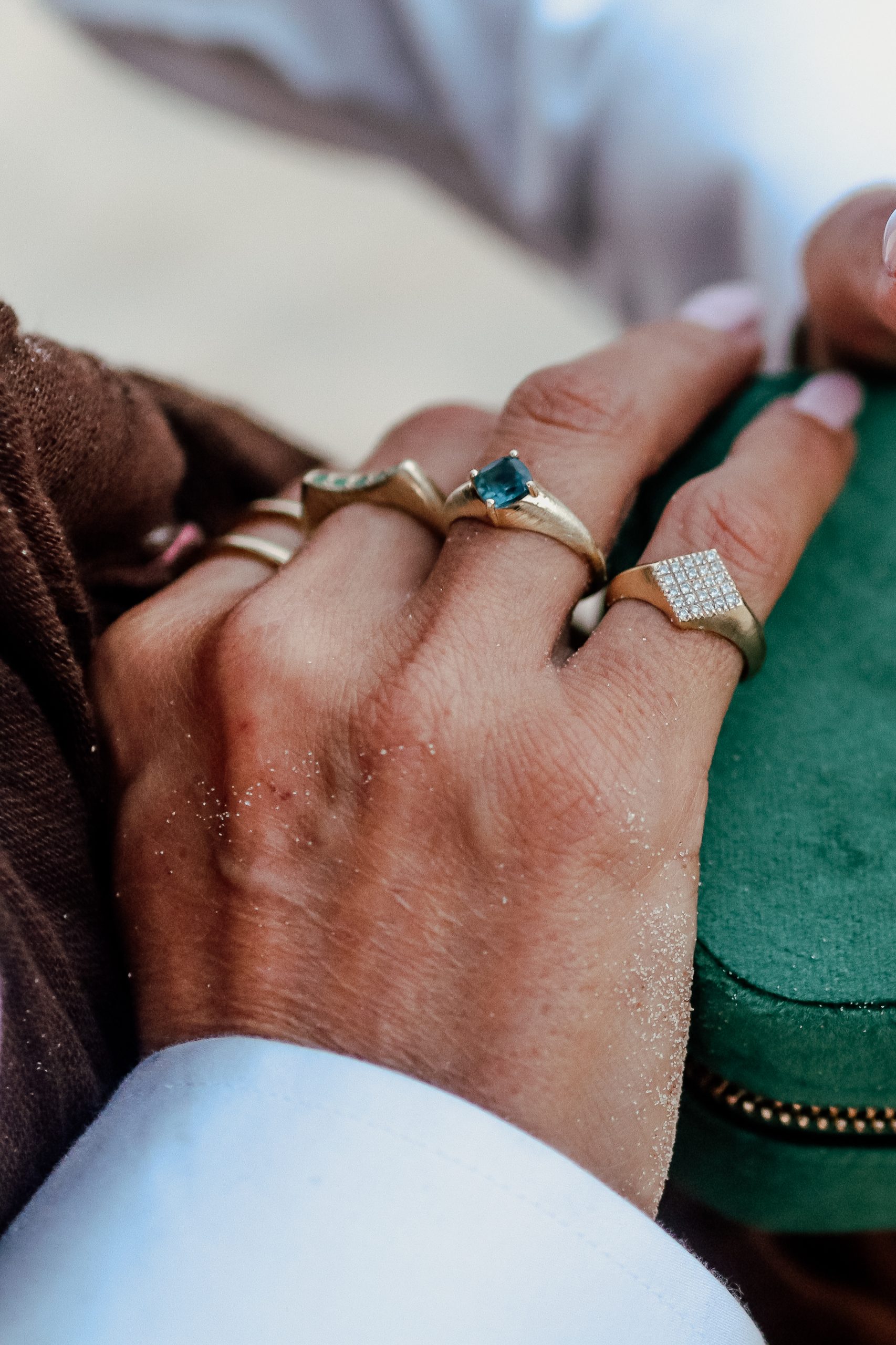 טבעת חותם עם אבן בלו טופז דגם קתרינה