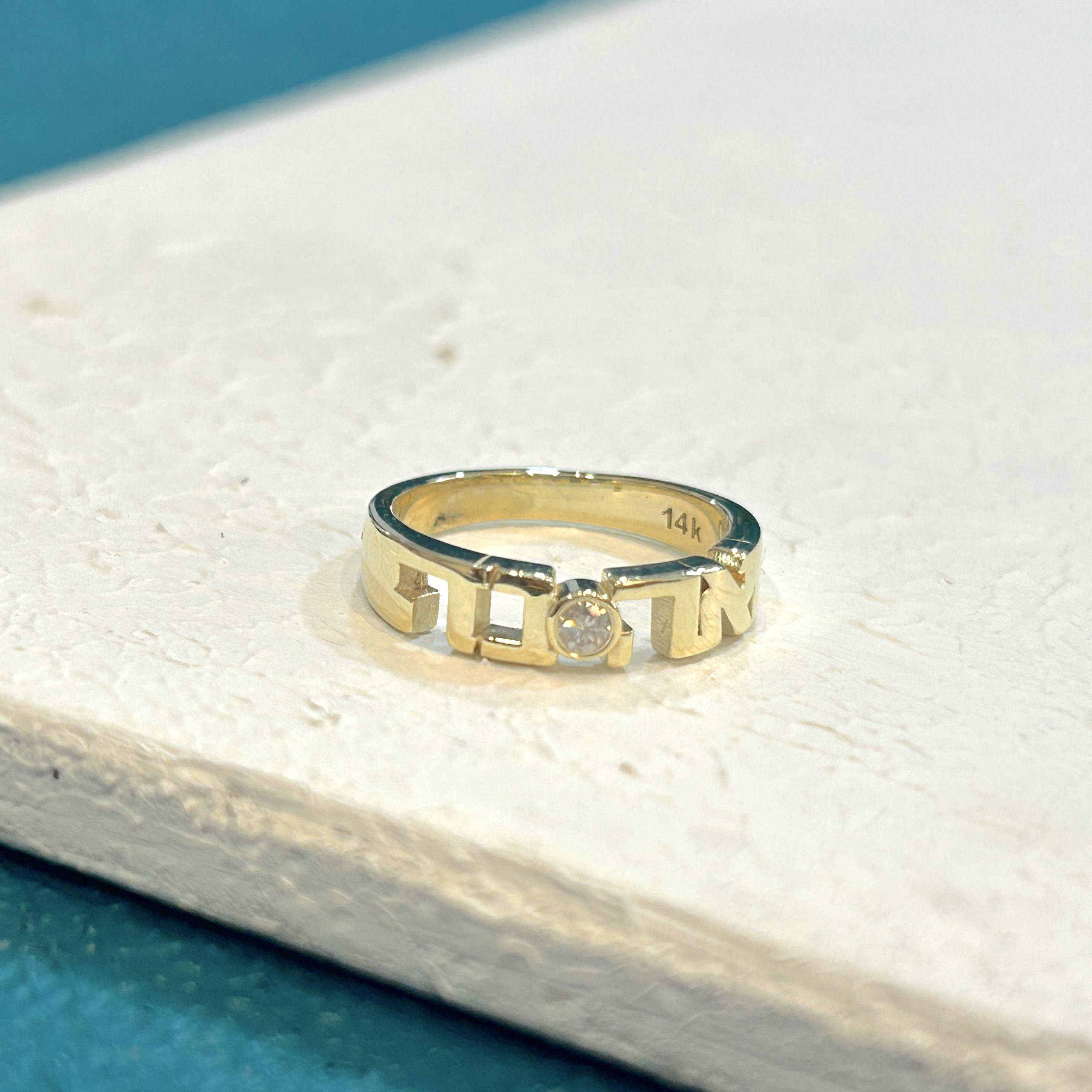 טבעת אהבה ויהלום לזרת