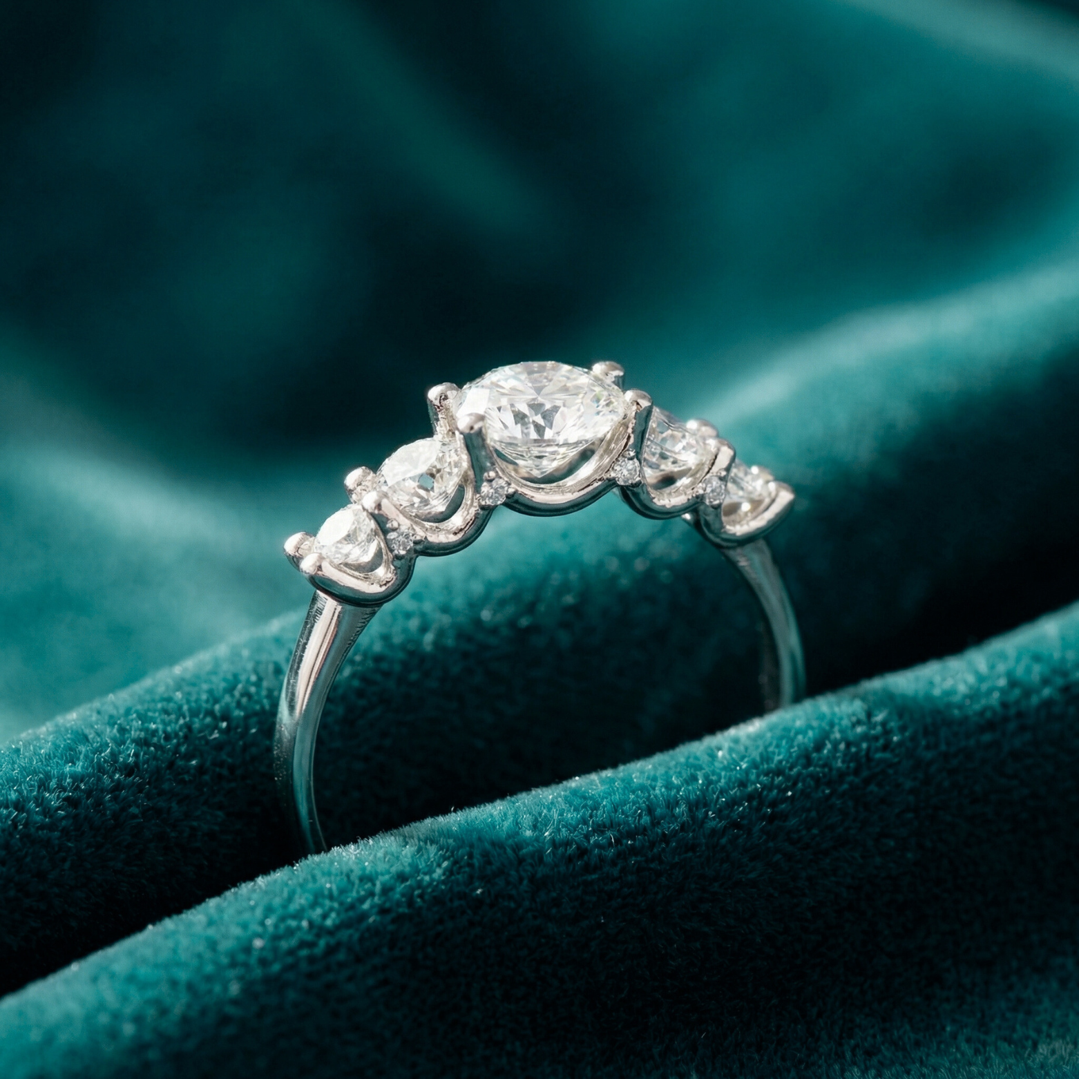 טבעת כתר 5 יהלומים, דגם גלית טבעת כתר 5 יהלומים, דגם גלית