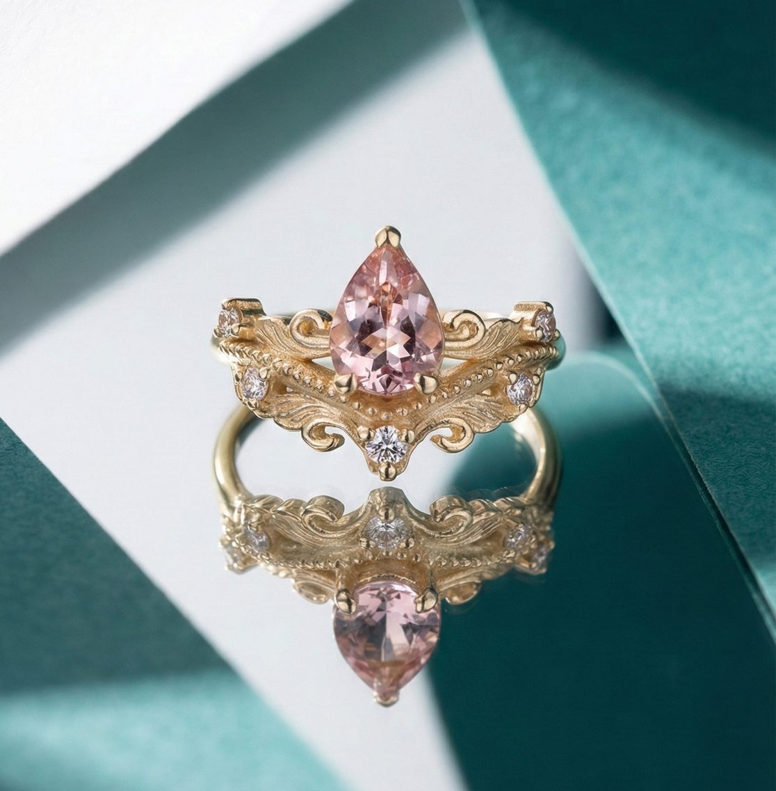 טבעת בסגנון וינטאג משובצת מורגנייט, דגם יהלי טבעת בסגנון וינטאג משובצת מורגנייט, דגם יהלי