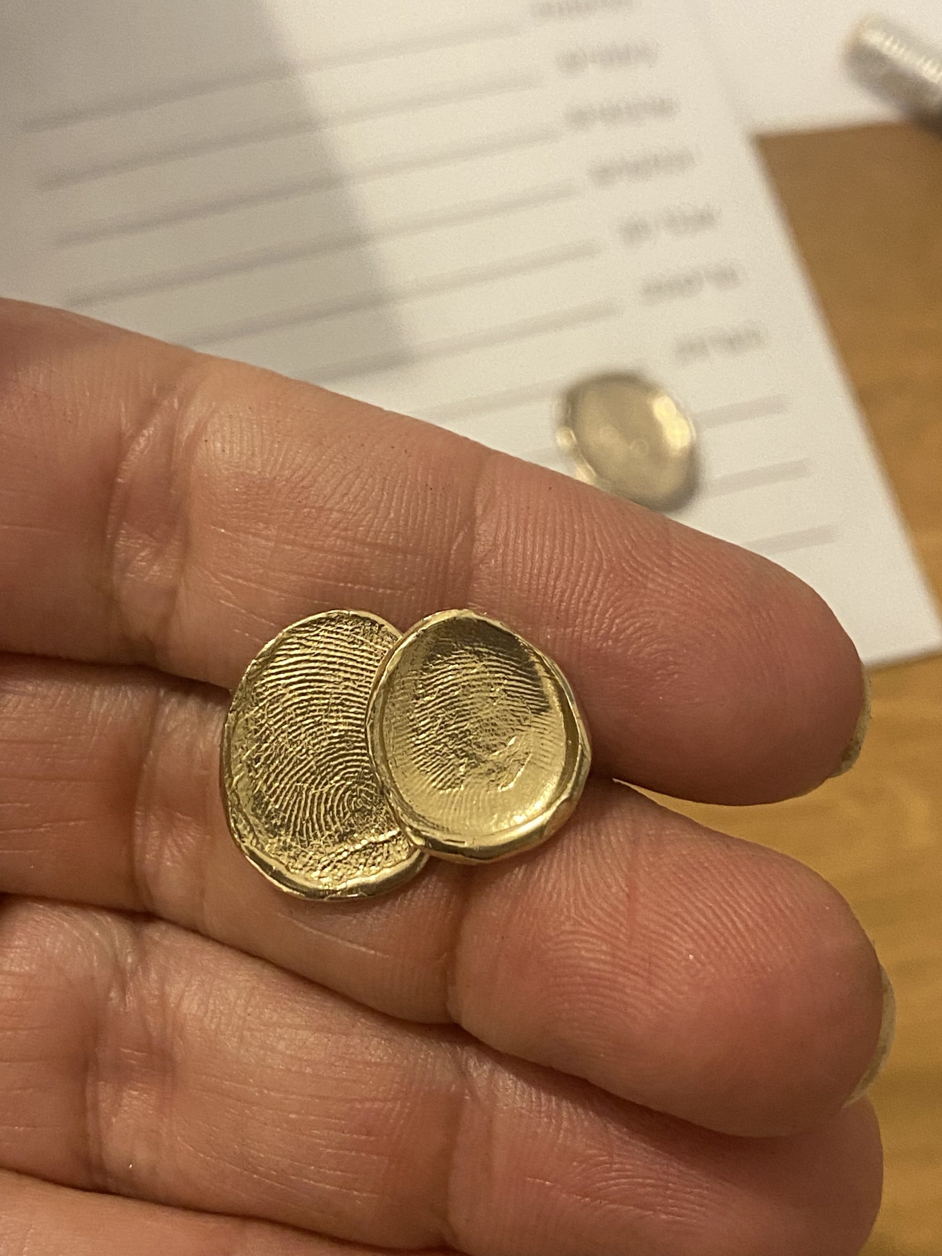 תליון אובל עם טביעת אצבע ואבני לידה, 2 ס"מ